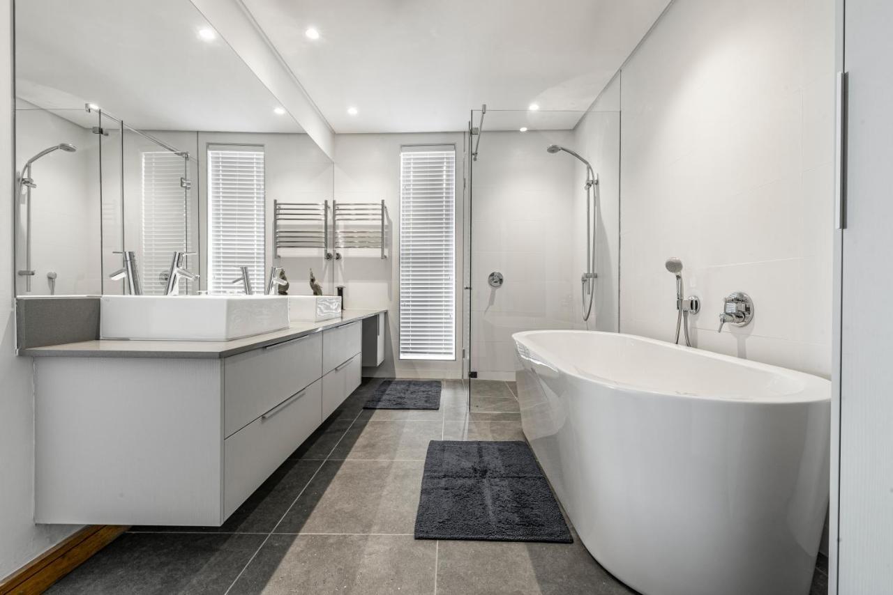 17 Marine, 2 Bedroom Sea-Facing Apt101 Германус Екстер'єр фото